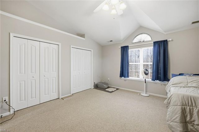 728 W Lake CIR, Chesapeake, VA 23322