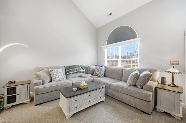 728 W Lake CIR, Chesapeake, VA 23322