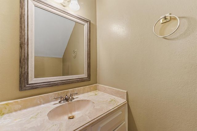 5237 Arboles Drive C, Houston, TX 77035