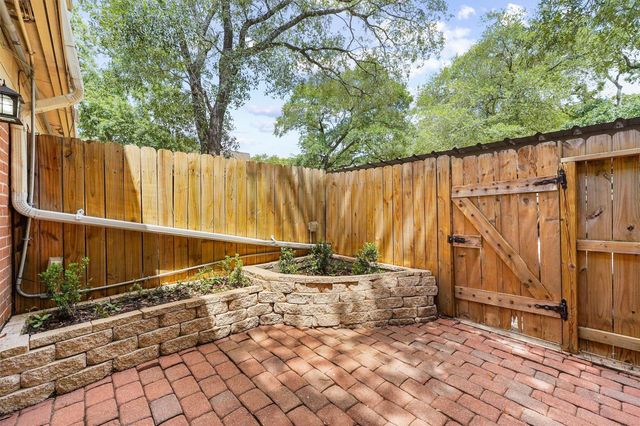 5237 Arboles Drive C, Houston, TX 77035