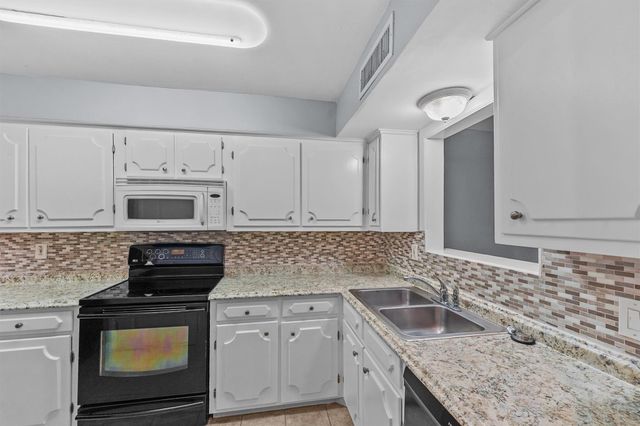 5237 Arboles Drive C, Houston, TX 77035