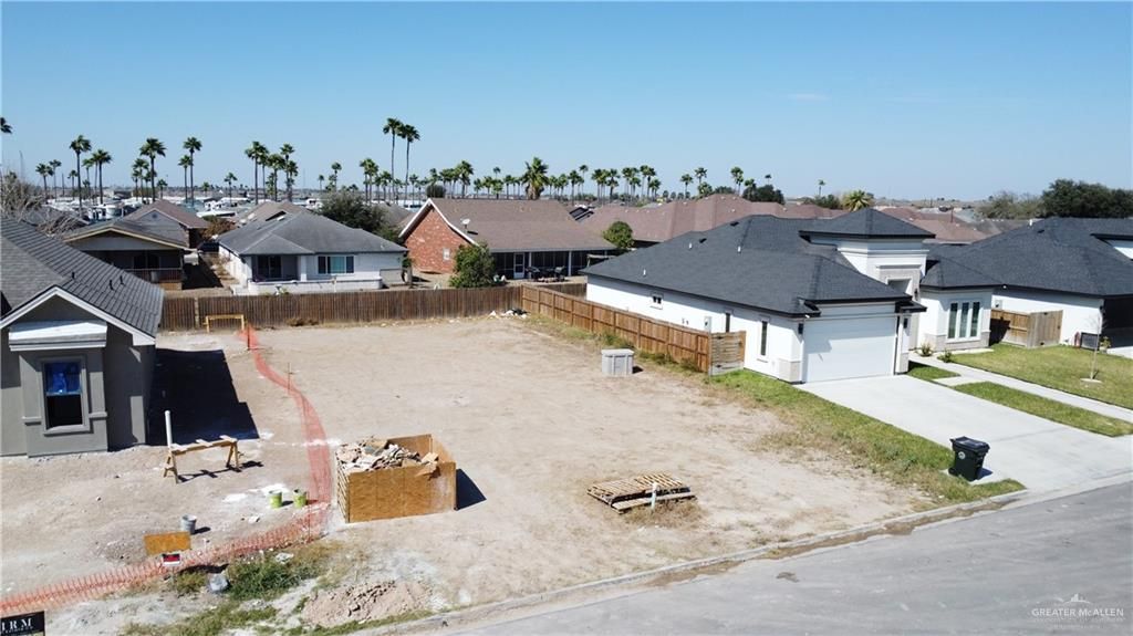 704 La Laguna Road, Mission, TX 78572