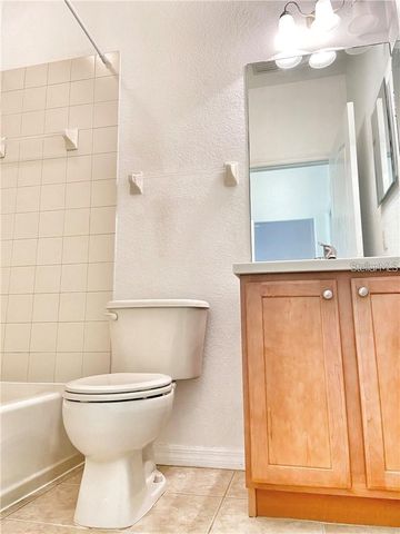 915 FAIRWAYCOVE LANE 208, Bradenton, FL 34212