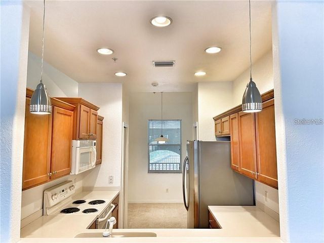 915 FAIRWAYCOVE LANE 208, Bradenton, FL 34212