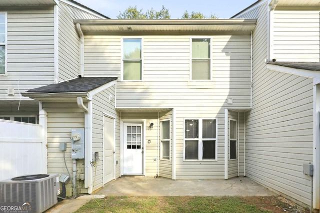2002 Grove Way, Hampton, GA 30228