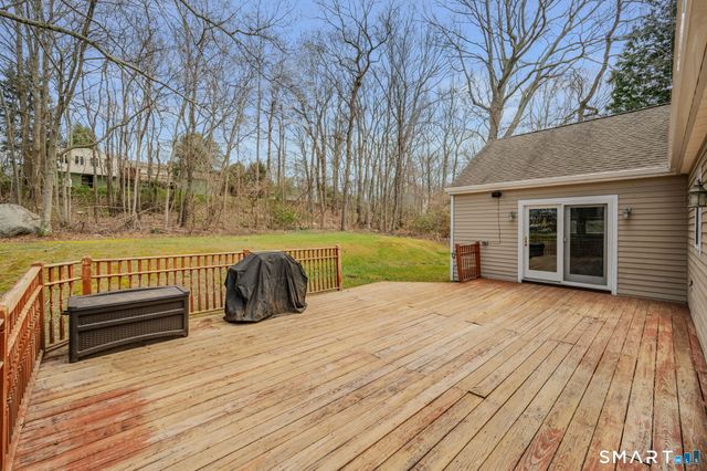 6 Cheryl Court, East Lyme, CT 06357