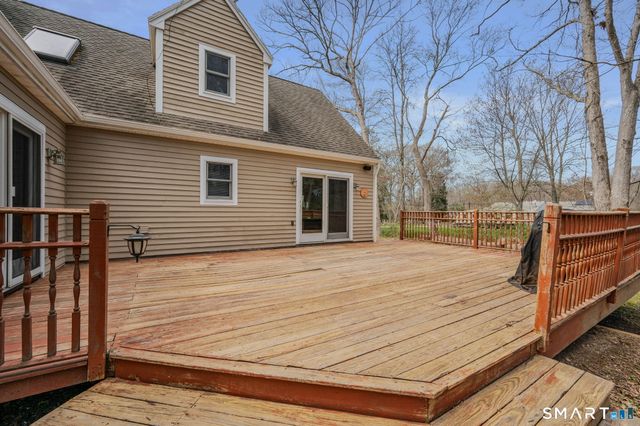 6 Cheryl Court, East Lyme, CT 06357