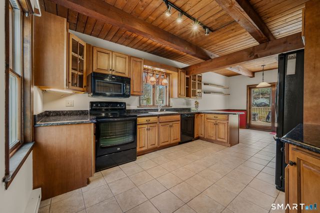 6 Cheryl Court, East Lyme, CT 06357