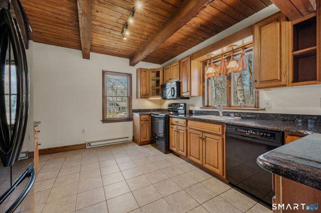 6 Cheryl Court, East Lyme, CT 06357