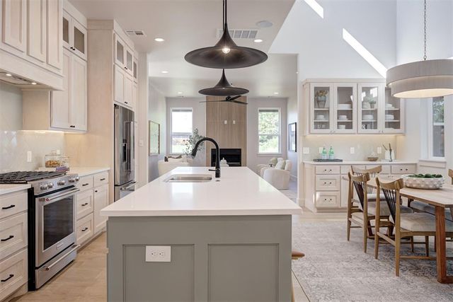 4541 Maple Ridge Drive, Edmond, OK 73034