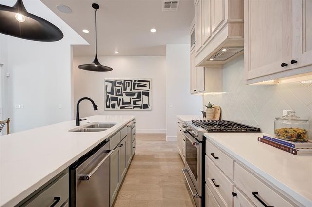 4541 Maple Ridge Drive, Edmond, OK 73034