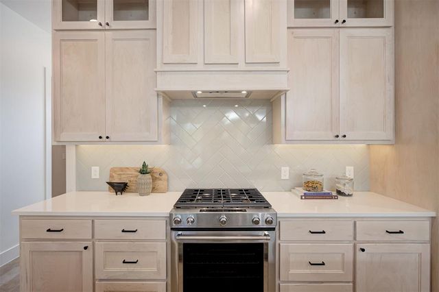 4541 Maple Ridge Drive, Edmond, OK 73034