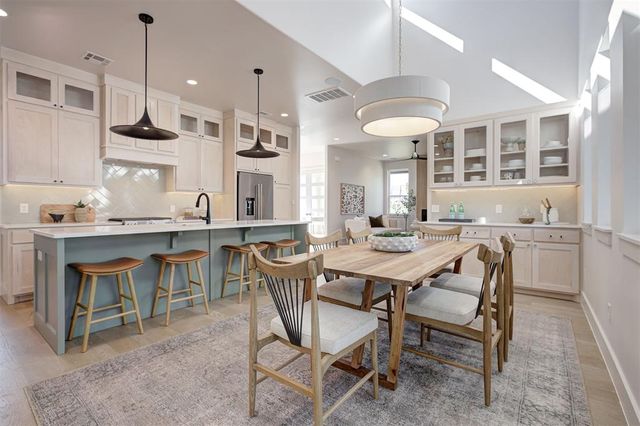 4541 Maple Ridge Drive, Edmond, OK 73034