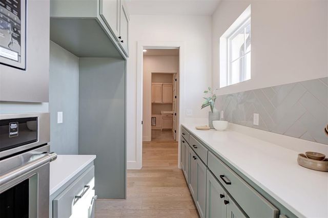 4541 Maple Ridge Drive, Edmond, OK 73034