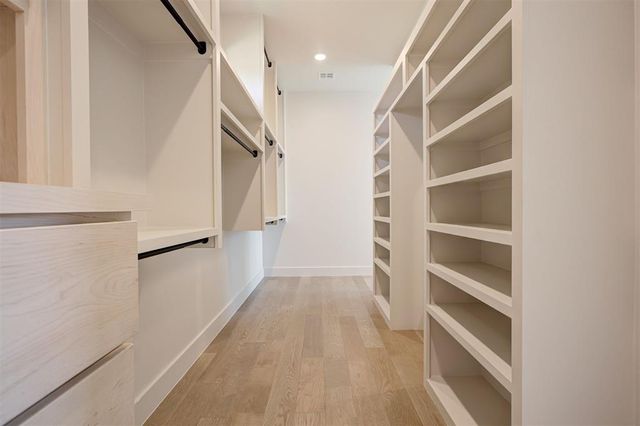 4541 Maple Ridge Drive, Edmond, OK 73034