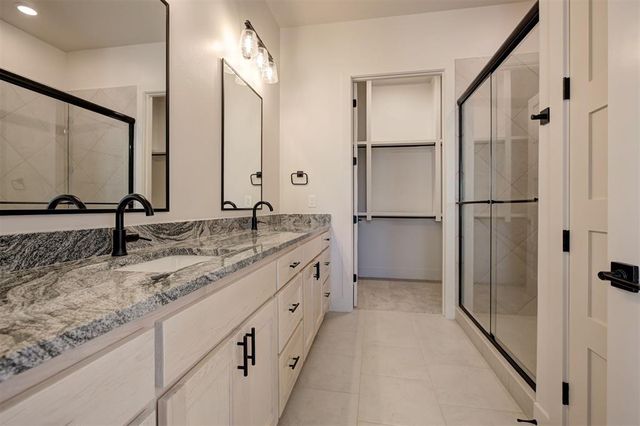 4541 Maple Ridge Drive, Edmond, OK 73034