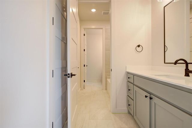 4541 Maple Ridge Drive, Edmond, OK 73034