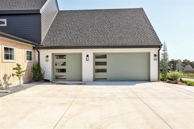 4541 Maple Ridge Drive, Edmond, OK 73034