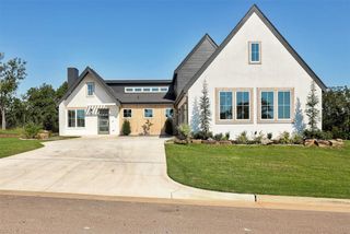 4541 Maple Ridge Drive, Edmond, OK 73034