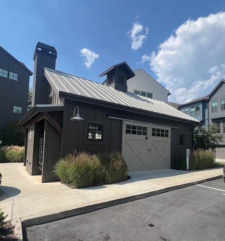 200 Chestnut Circle, Atlanta, GA 30342