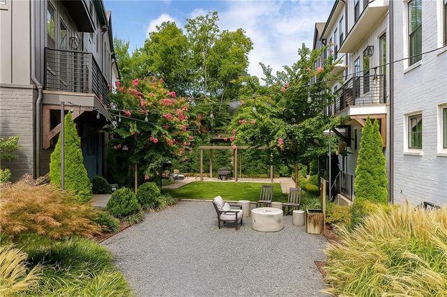 200 Chestnut Circle, Atlanta, GA 30342