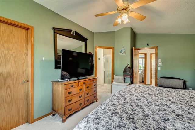 307 NE 134TH Circle, Vancouver, WA 98685