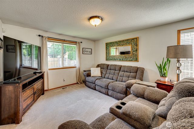 307 NE 134TH Circle, Vancouver, WA 98685