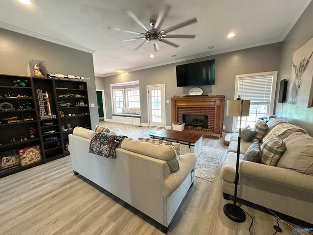 115 St Thomas Drive, Rainbow City, AL 35906