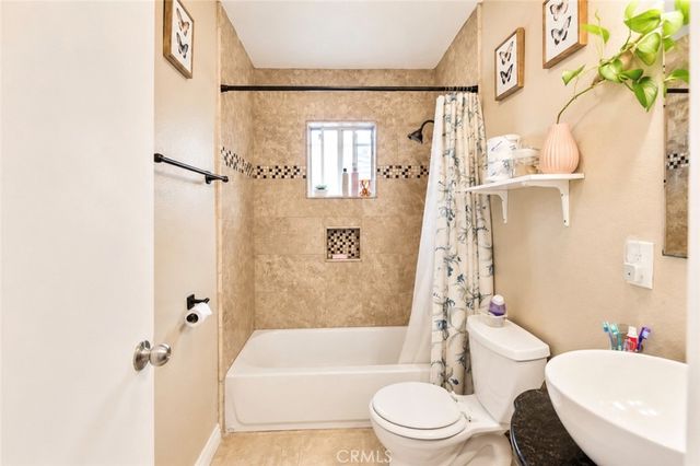 2011 W Wilshire, Santa Ana, CA 92704