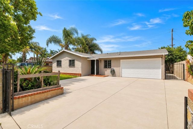 2011 W Wilshire, Santa Ana, CA 92704
