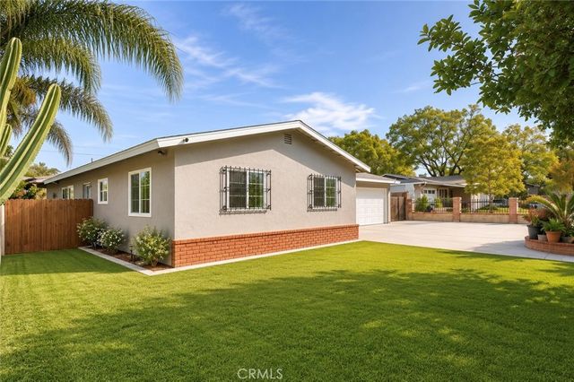 2011 W Wilshire, Santa Ana, CA 92704