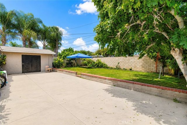 2011 W Wilshire, Santa Ana, CA 92704