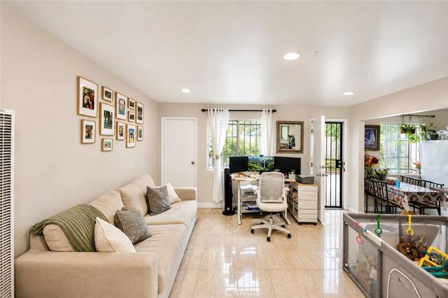 2011 W Wilshire, Santa Ana, CA 92704