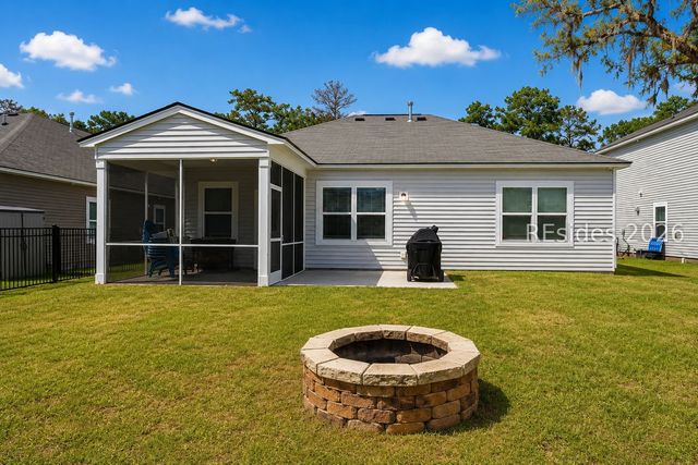 25 Pacolet Ln, Beaufort, SC 29906