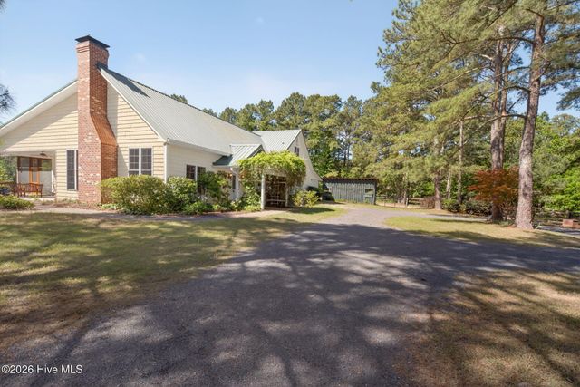 2265 Lakebay Road, Vass, NC 28394