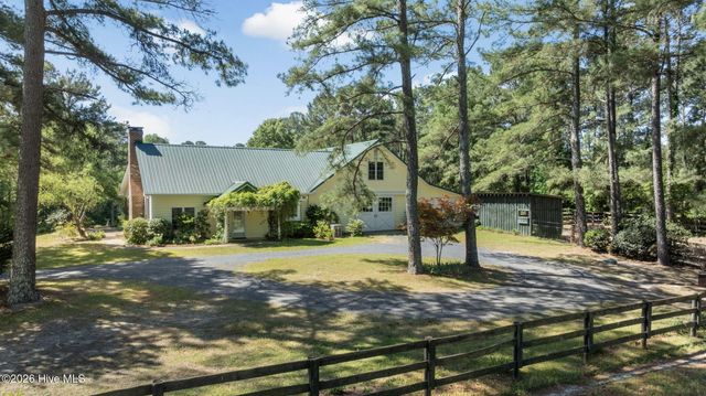 2265 Lakebay Road, Vass, NC 28394