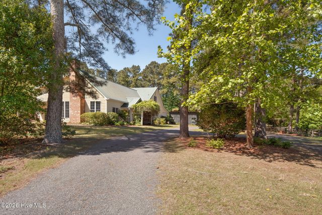 2265 Lakebay Road, Vass, NC 28394