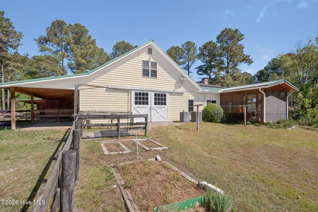2265 Lakebay Road, Vass, NC 28394