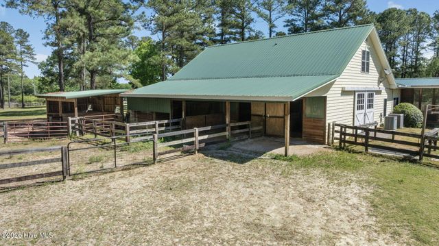 2265 Lakebay Road, Vass, NC 28394