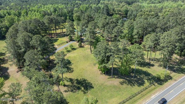2265 Lakebay Road, Vass, NC 28394