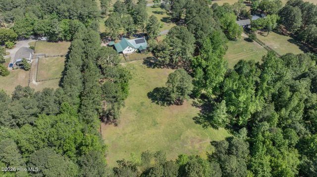 2265 Lakebay Road, Vass, NC 28394