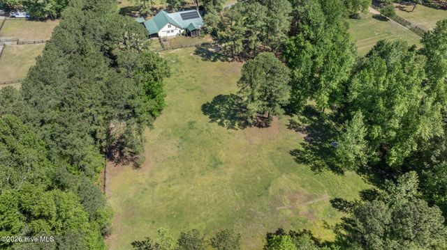2265 Lakebay Road, Vass, NC 28394
