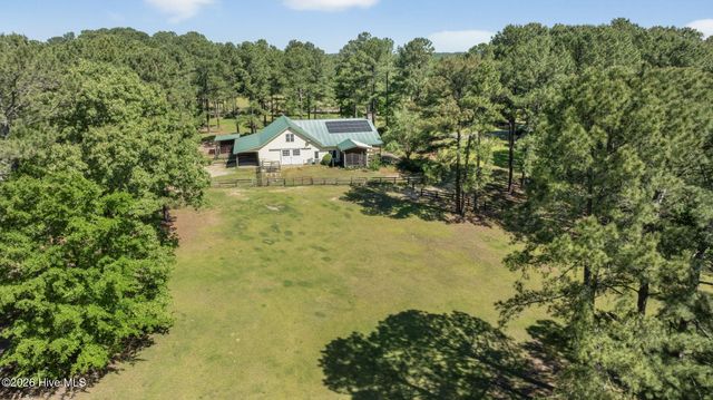 2265 Lakebay Road, Vass, NC 28394