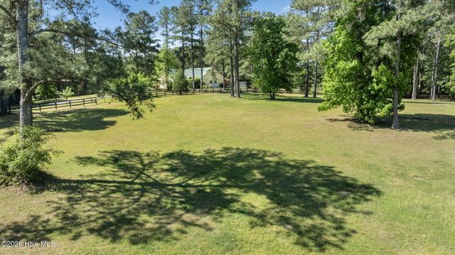 2265 Lakebay Road, Vass, NC 28394