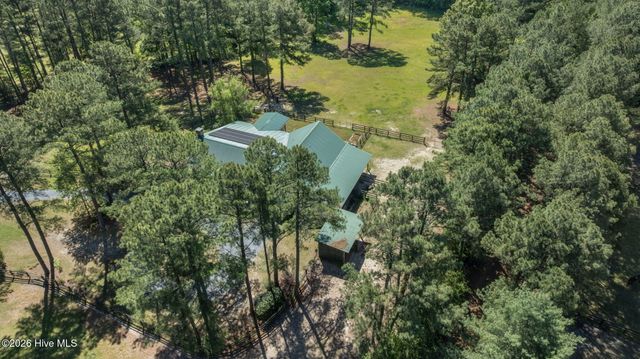 2265 Lakebay Road, Vass, NC 28394