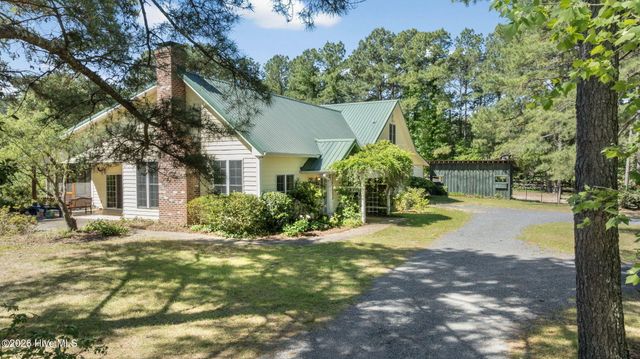 2265 Lakebay Road, Vass, NC 28394
