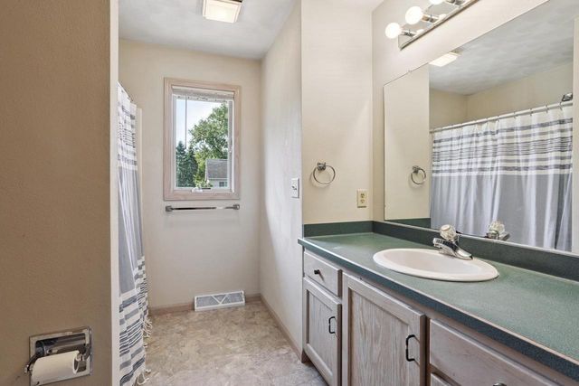 100 BENTWOOD DRIVE, Brillion, WI 54110