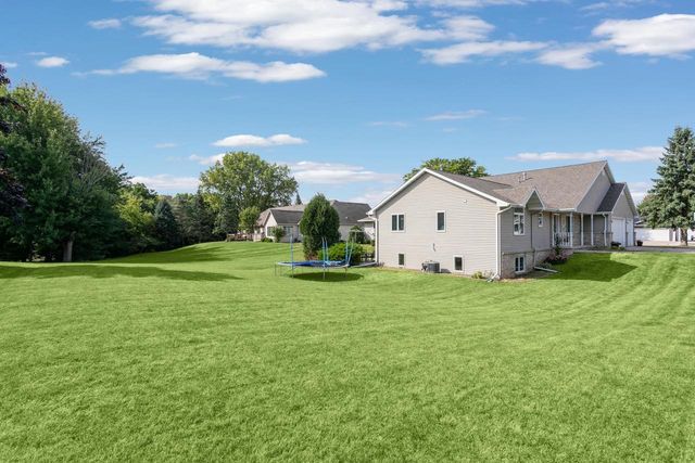 100 BENTWOOD DRIVE, Brillion, WI 54110