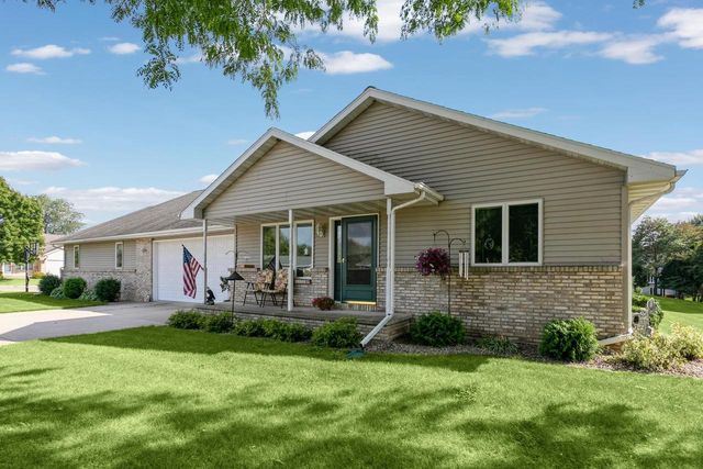 100 BENTWOOD DRIVE, Brillion, WI 54110