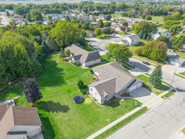 100 BENTWOOD DRIVE, Brillion, WI 54110